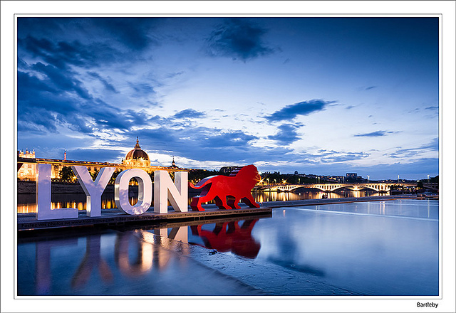 Sculpture Only Lyon Sur Les Berges Du Rh ne Red couvrir Lyon En Photo