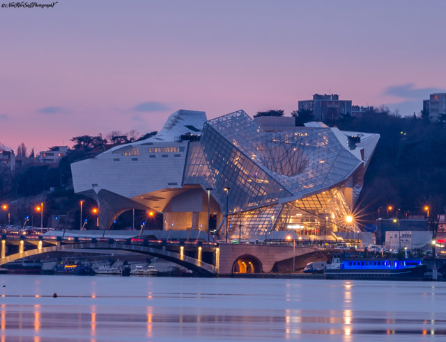 Le musée des Confluences à l'heure bleue | Redécouvrir Lyon en photo